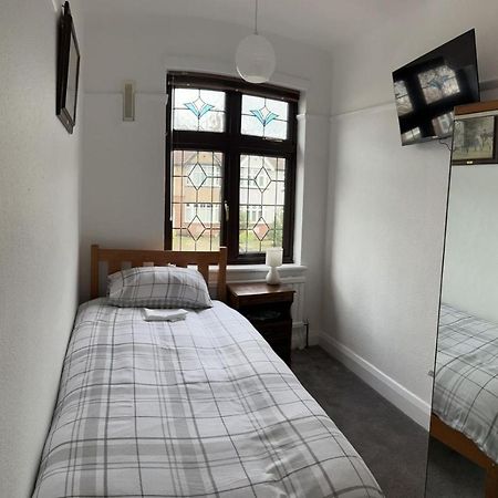 לונדון Amazing And Romantic O2 Arena 4 Bedrooms House Free Parking מראה חיצוני תמונה